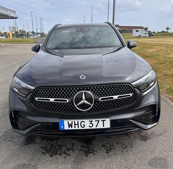 Mercedes-Benz GLC400 e 3 of 6