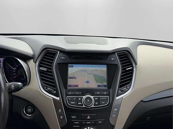 Hyundai Santa Fe 11 of 19