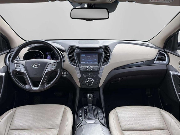 Hyundai Santa Fe 16 of 19