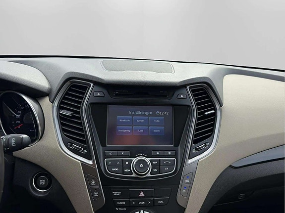 Hyundai Santa Fe 13 of 19