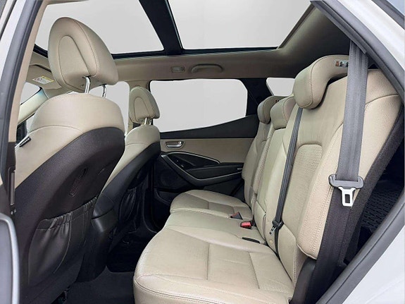 Hyundai Santa Fe 14 of 19