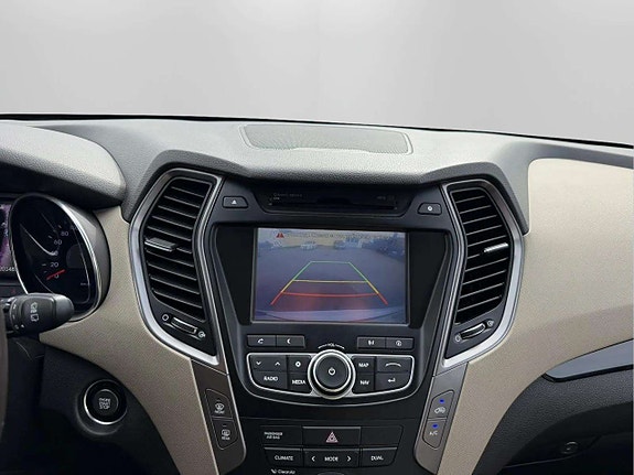 Hyundai Santa Fe 12 of 19