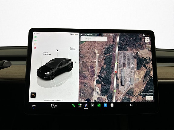 Tesla Model Y 20 of 30