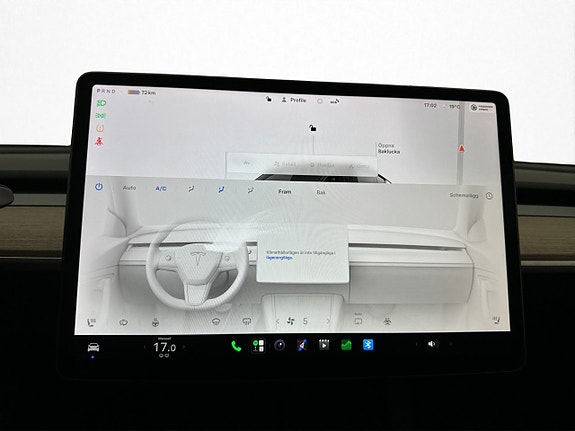 Tesla Model Y 21 of 30