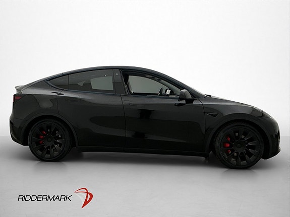 Tesla Model Y 10 of 30