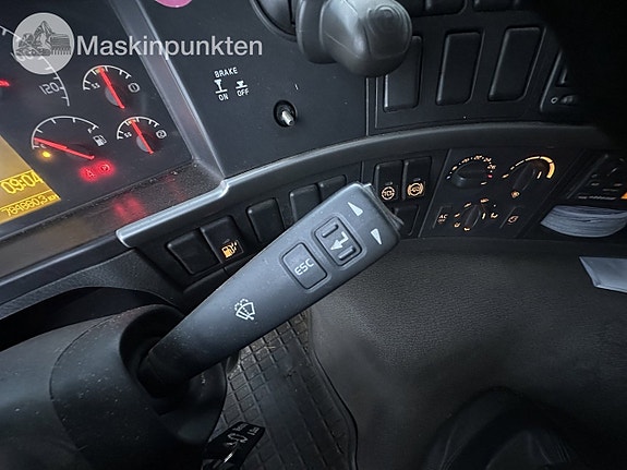 Volvo FM 9 6x2 flakbil 27 of 27