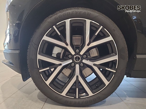 Volvo EX30 18 of 22