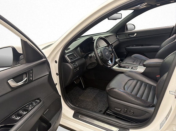 Kia Optima 12 of 30