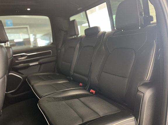 Dodge RAM 1500 13 of 23
