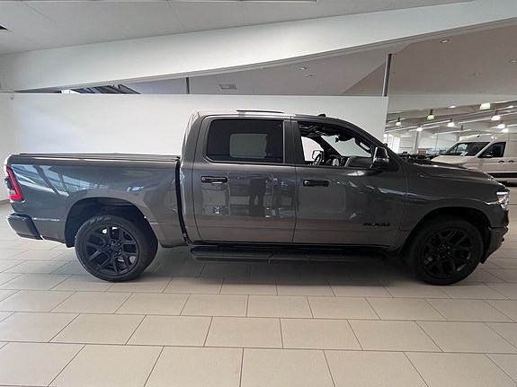 Dodge RAM 1500 2 of 23