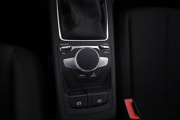 Audi Q2 14 of 18
