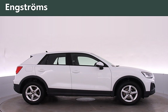 Audi Q2 2 of 18