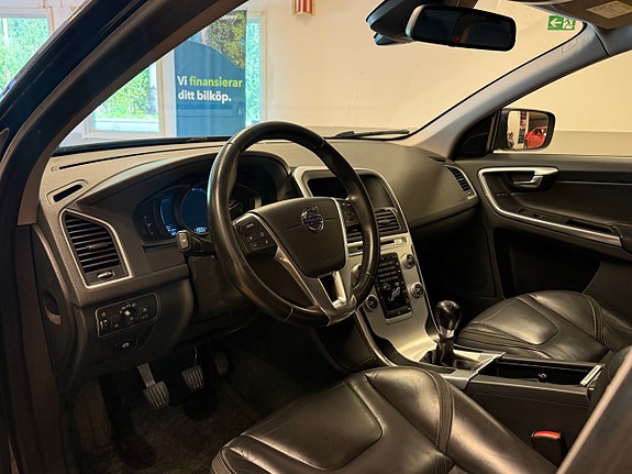 Volvo XC60 9 of 14