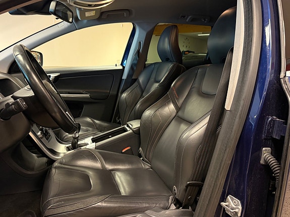 Volvo XC60 7 of 14