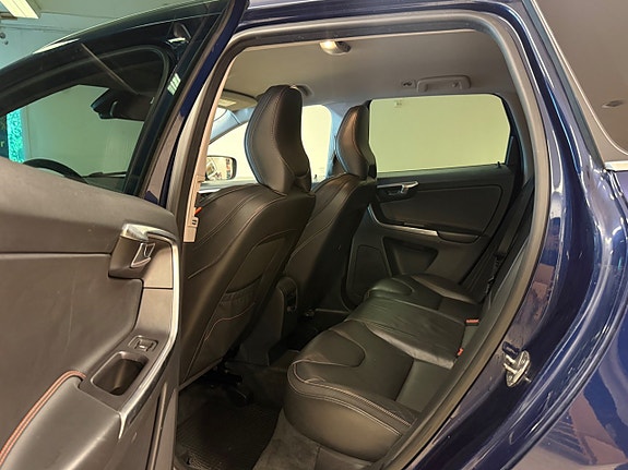 Volvo XC60 8 of 14