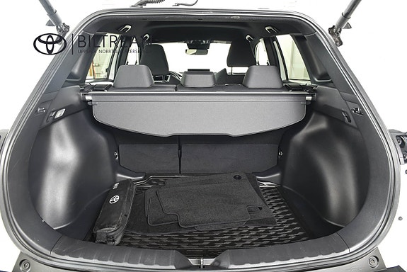 Toyota Corolla Cross 9 of 14