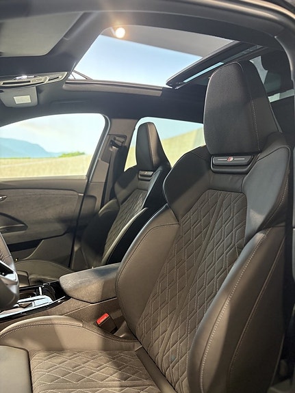 Audi Q6 e-tron 7 of 8