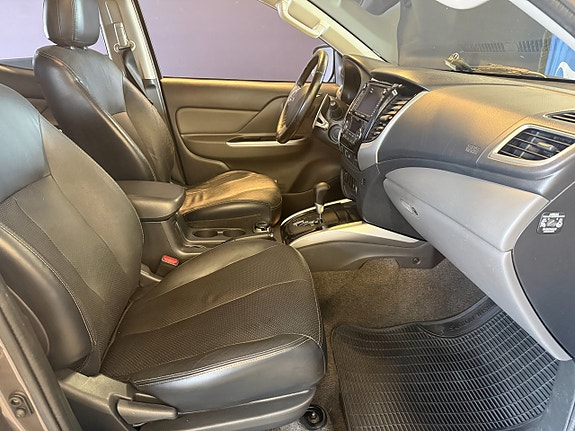 Mitsubishi L200 8 of 17