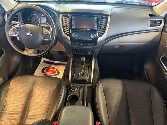 Mitsubishi L200 10 of 17
