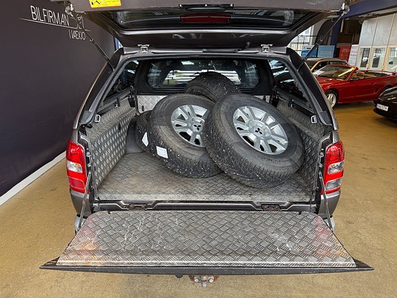 Mitsubishi L200 11 of 17
