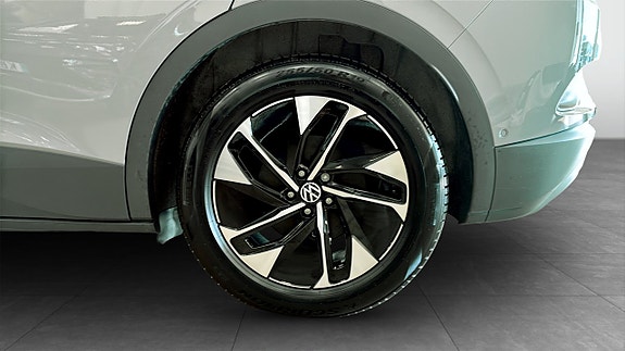 Volkswagen ID.4 6 of 14