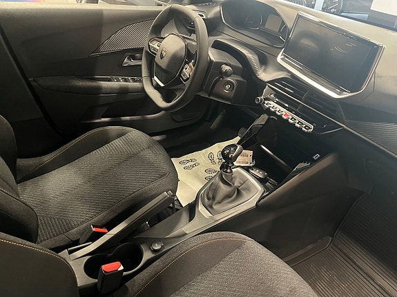 Peugeot 208 3 of 4