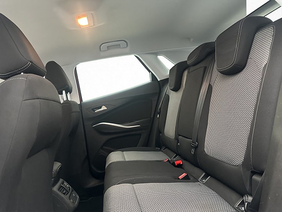 Opel Grandland X 16 of 30