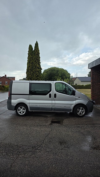 Opel Vivaro 2 of 15