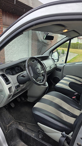 Opel Vivaro 8 of 15