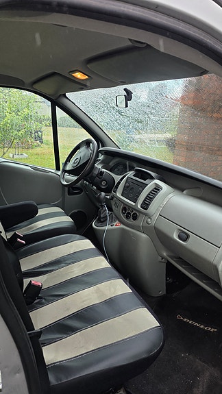 Opel Vivaro 10 of 15