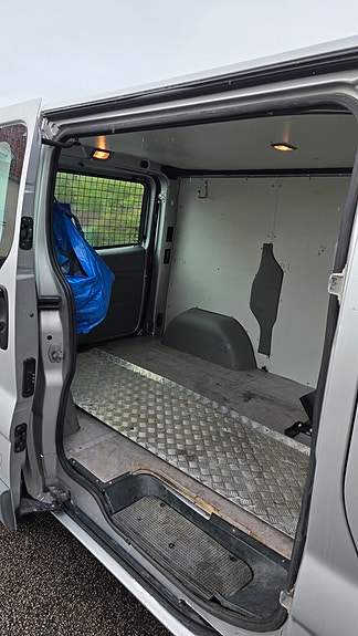 Opel Vivaro 12 of 15