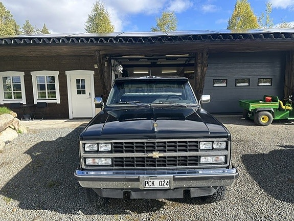 Chevrolet K20 2 of 6