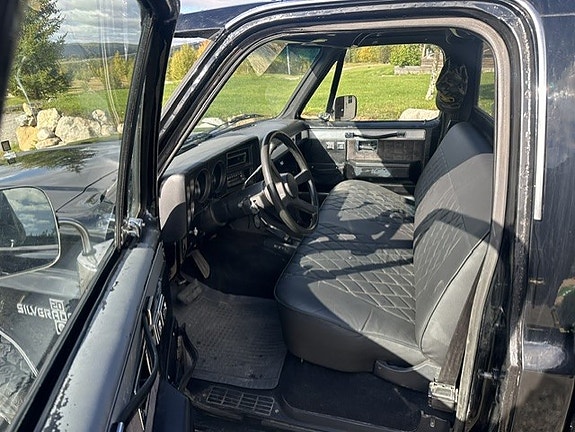 Chevrolet K20 5 of 6