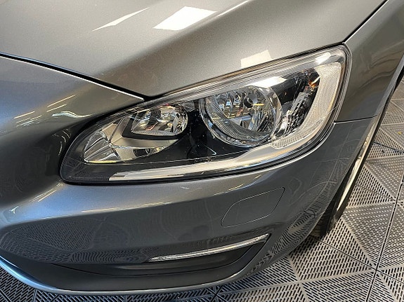 Volvo V60 9 of 17