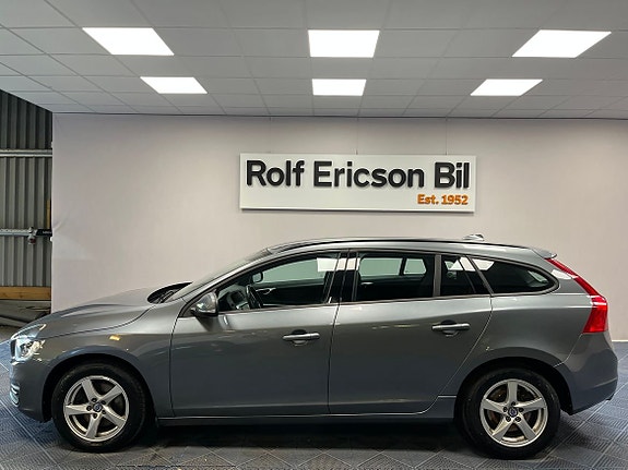 Volvo V60 2 of 17