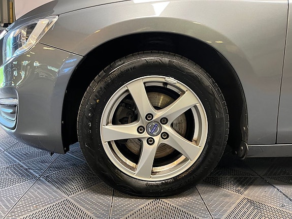 Volvo V60 10 of 17