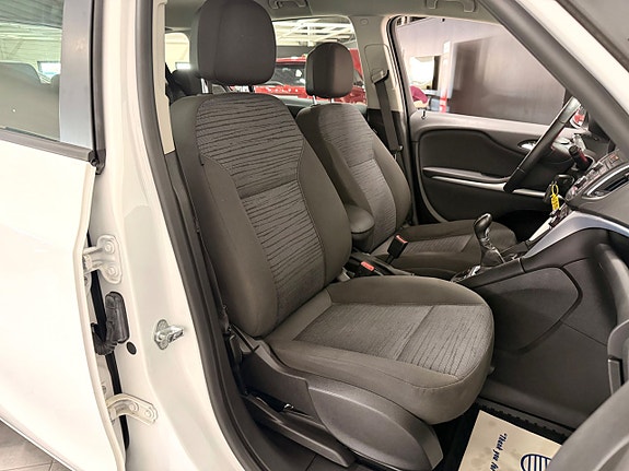 Opel Zafira Tourer 25 of 28