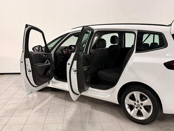 Opel Zafira Tourer 12 of 28