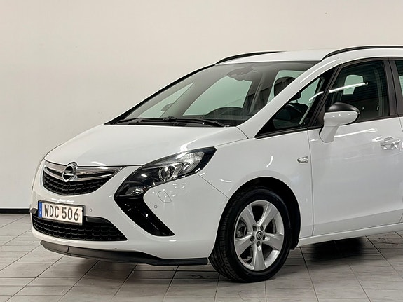 Opel Zafira Tourer 4 of 28