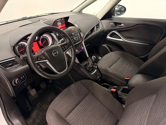Opel Zafira Tourer 10 of 28