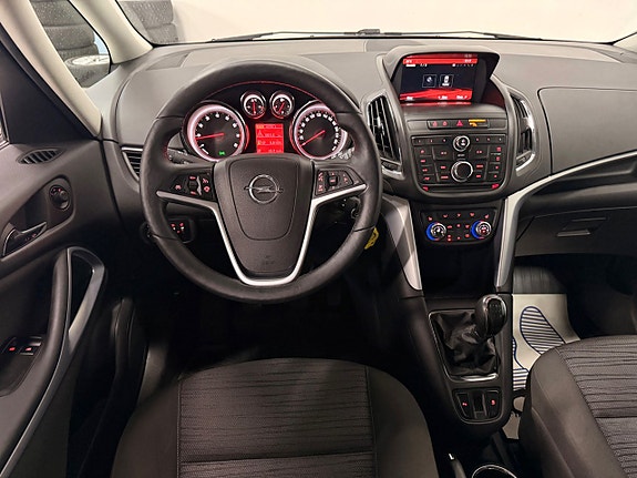 Opel Zafira Tourer 16 of 28