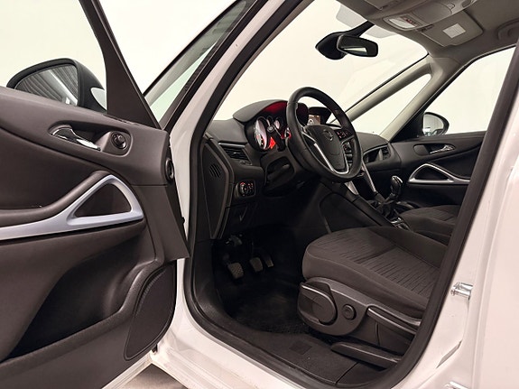 Opel Zafira Tourer 8 of 28
