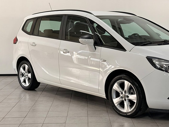 Opel Zafira Tourer 3 of 28