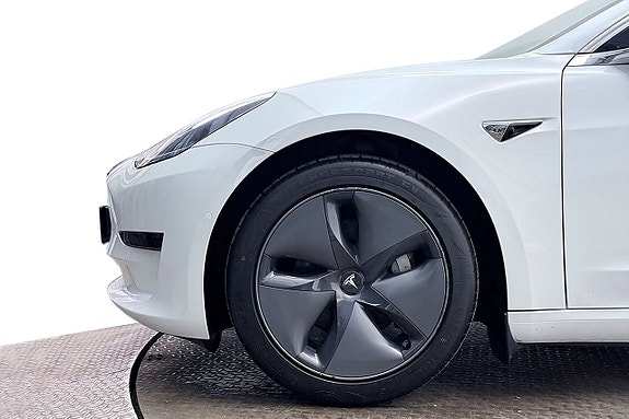 Tesla Model 3 10 of 30