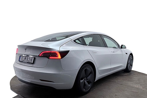 Tesla Model 3 6 of 30