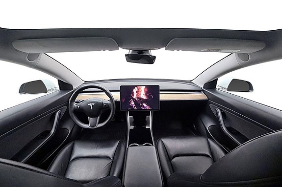 Tesla Model 3 15 of 30
