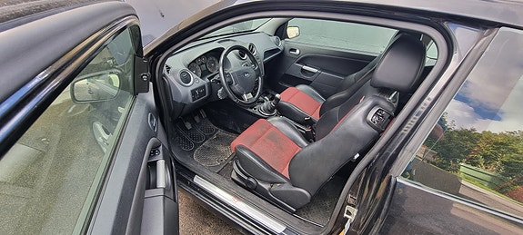 Ford Fiesta 19 of 30