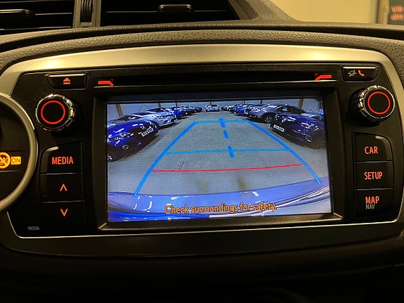 Toyota Yaris 15 of 16