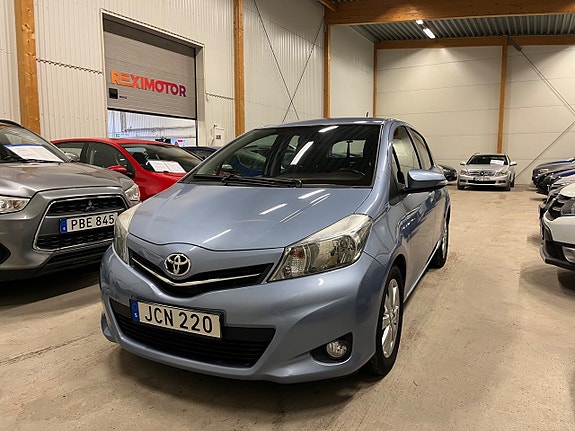 Toyota Yaris 6 of 16
