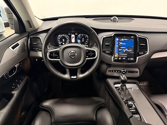 Volvo XC90 21 of 30